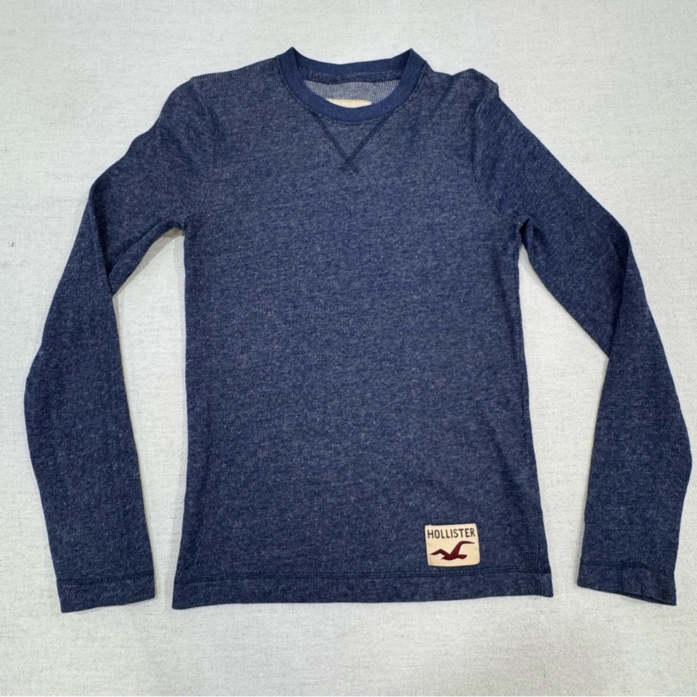 Hollister Men's Navy Crewneck Sweater